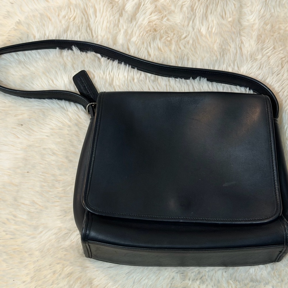 Coach Shoulder Bag Vintage Black Leather Aero